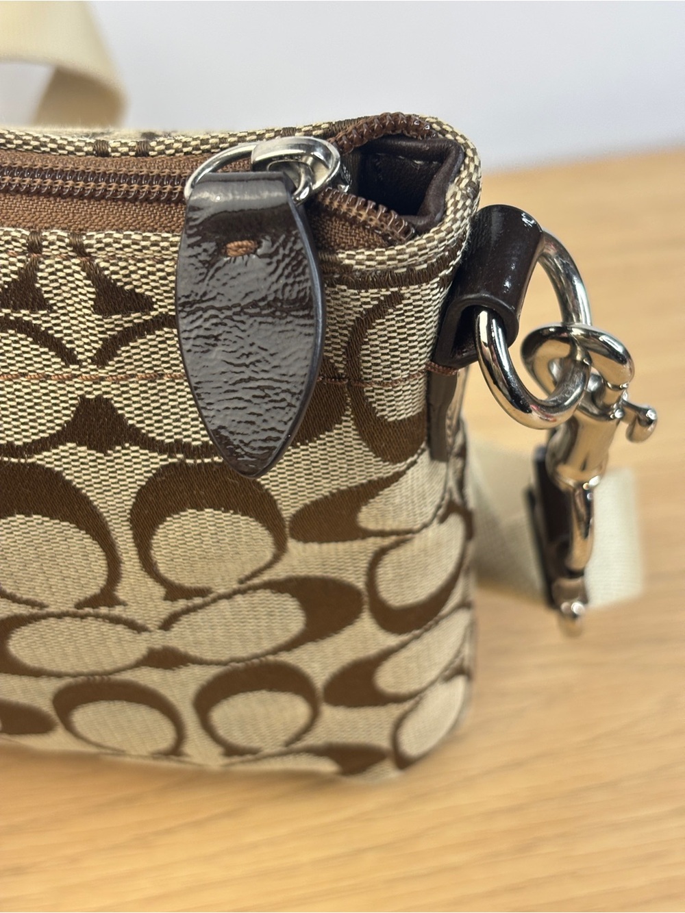 Y2K Coach Penelope Signature Canvas Swingpack Crossbody Brown Patent Trim - Picture 5 of 11